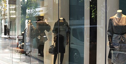 3M™ Window Films provide clear views of the storefront and protects it from theft from the inside.
