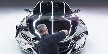 Man wrapping a car
